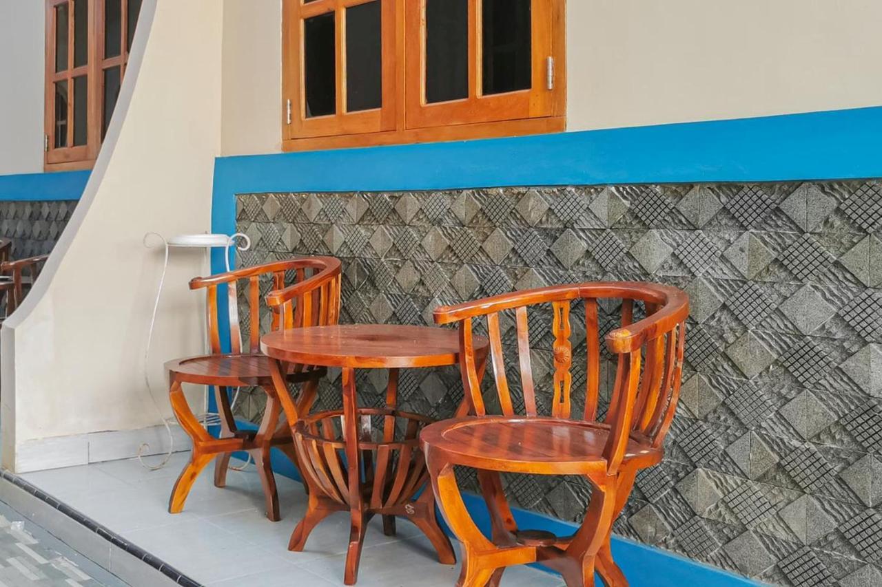 Reddoorz Near Pantai Pancer Door Pacitan Hotel Exterior photo